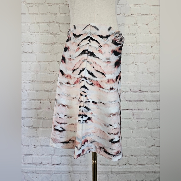 Revolve 1. State Women's Multicolor Tiger Print Scuba A-Line Skirt | Small | EUC - Picture 4 of 8
